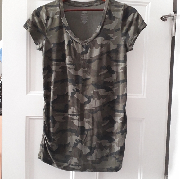 George Maternity Camo Vneck T-Shirt - Picture 1 of 4